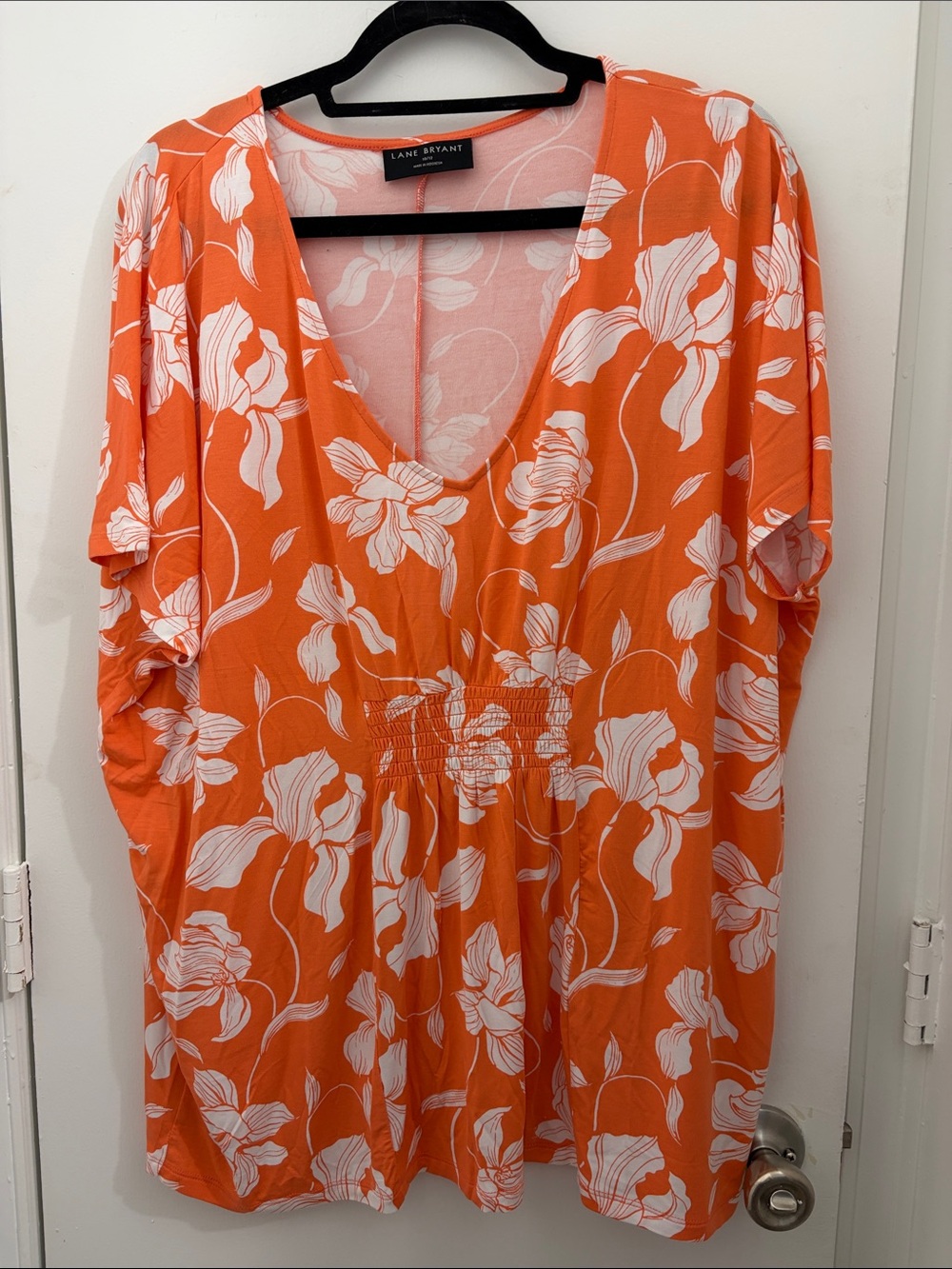 Lane Bryant Orange & White Floral V-Neck top blouse size 10/12 NWOT